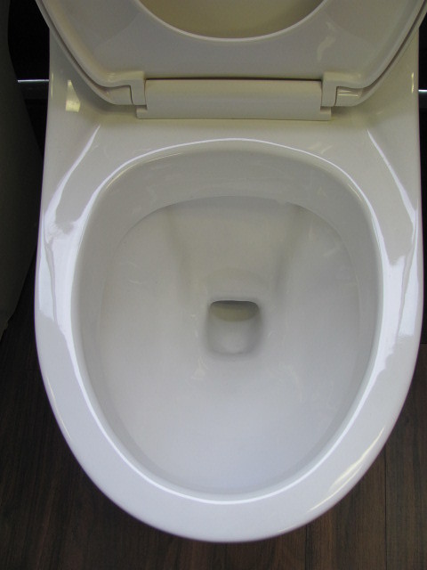 Round Elongated Toilet Bowl